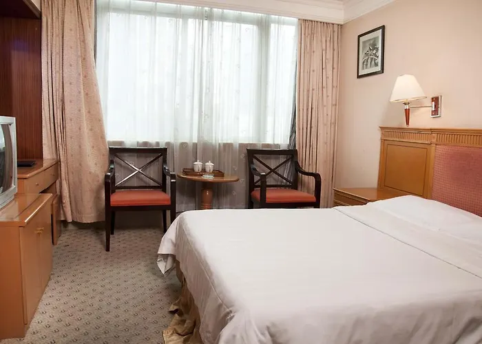 Standard Queen Room