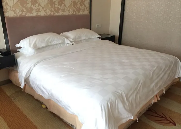 Standard Queen Room