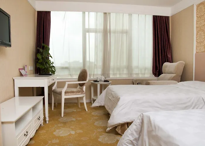 Deluxe Queen Room